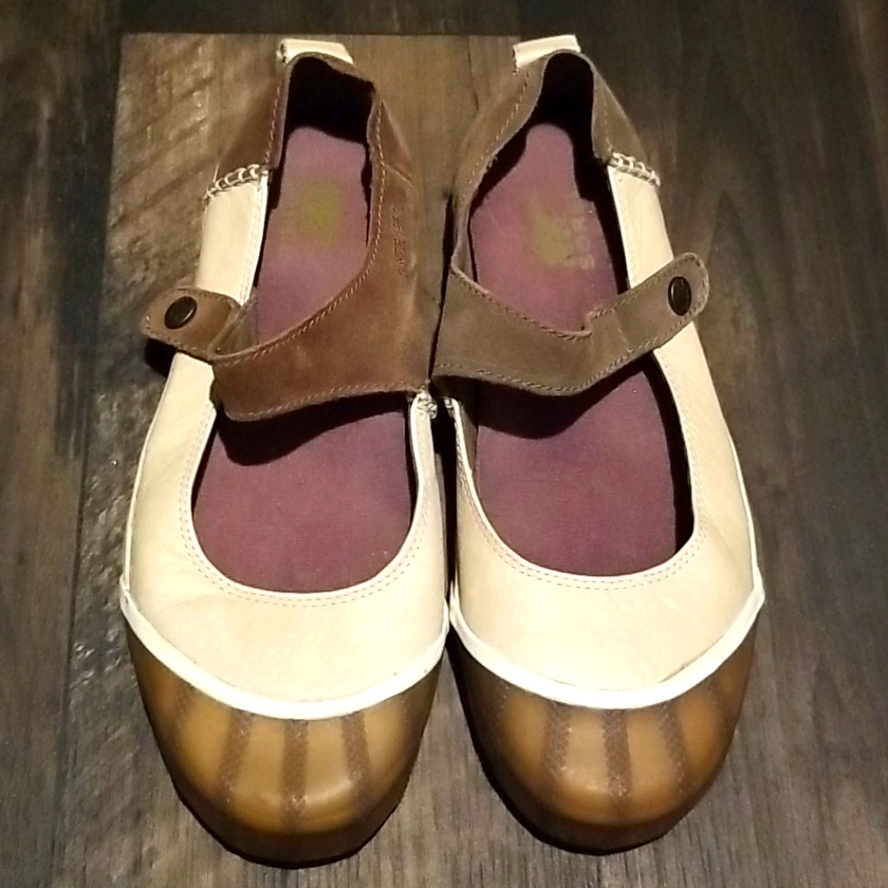 Sorel Mary Jane's size 9 rubber sole